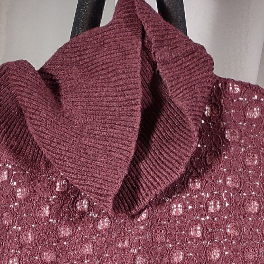 VERA WANG (SIMPLY VERA), BURGUNDY LACE SWEATER, SIZE S - Picture 2 of 12